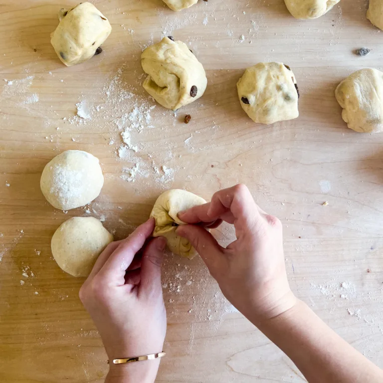 shaping the buns