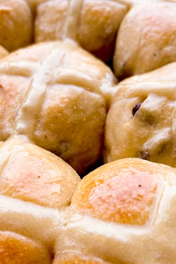 sourdough hot cross buns with flour cross
