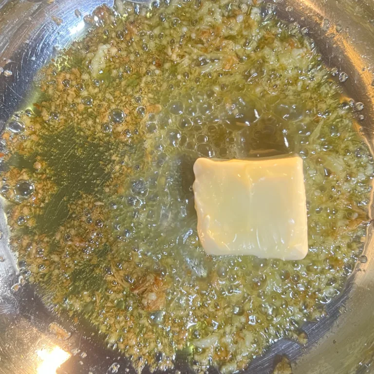making garlic butter sauce